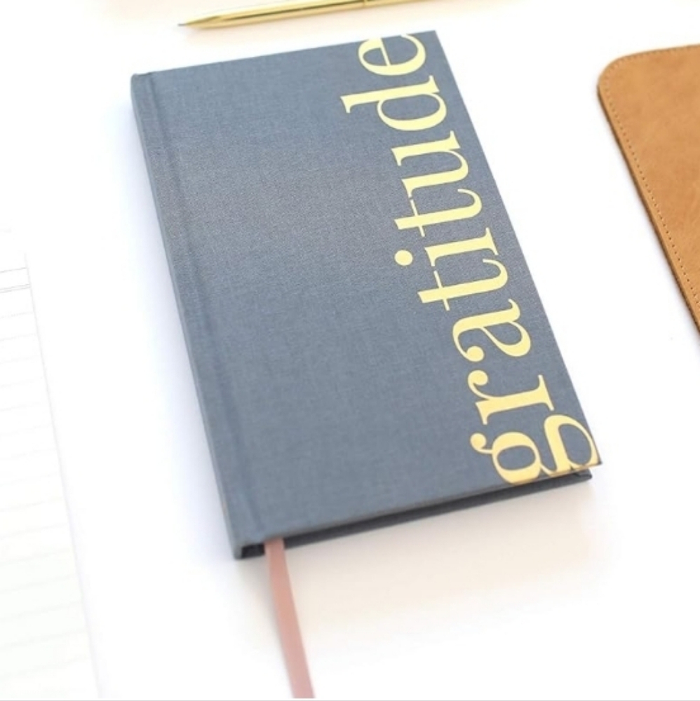 Gratitude Journal for Women by Paper Peony Press